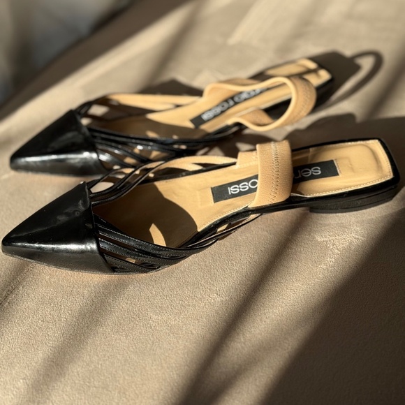 Black and tan leather flats by Sergio Rossi made in Milano Italy. Size 37,5 - Picture 1 of 2